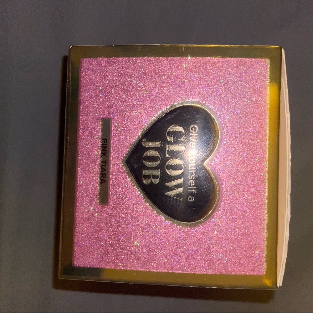 Too Faced Pink Tartan Glow Mask - Pink and Gold